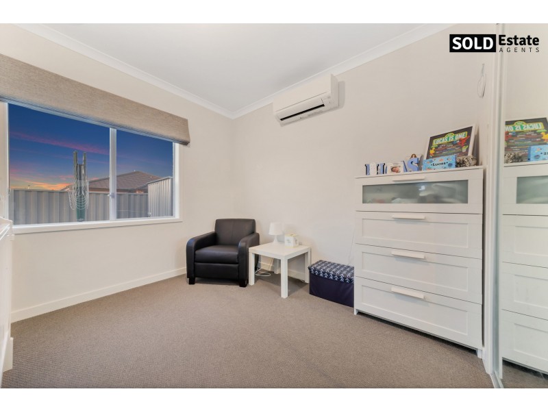 108 LINSELL BOULEVARD, Cranbourne East VIC 3977