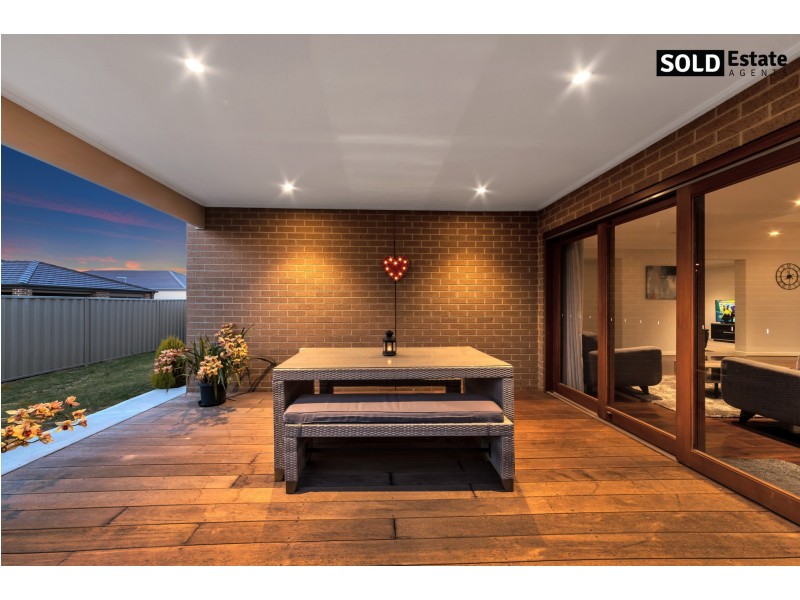 108 LINSELL BOULEVARD, Cranbourne East VIC 3977