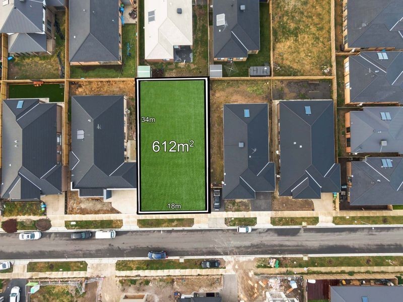 8 Highclere Drive, Clyde VIC 3978