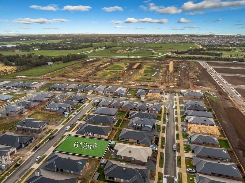 8 Highclere Drive, Clyde VIC 3978