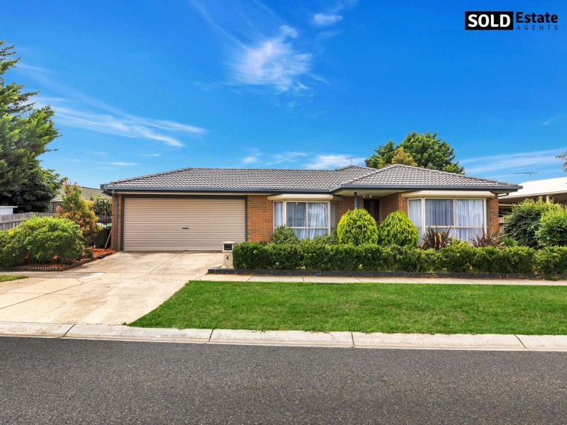 4 LAKE VIEW DRIVE, Narre Warren South VIC 3805