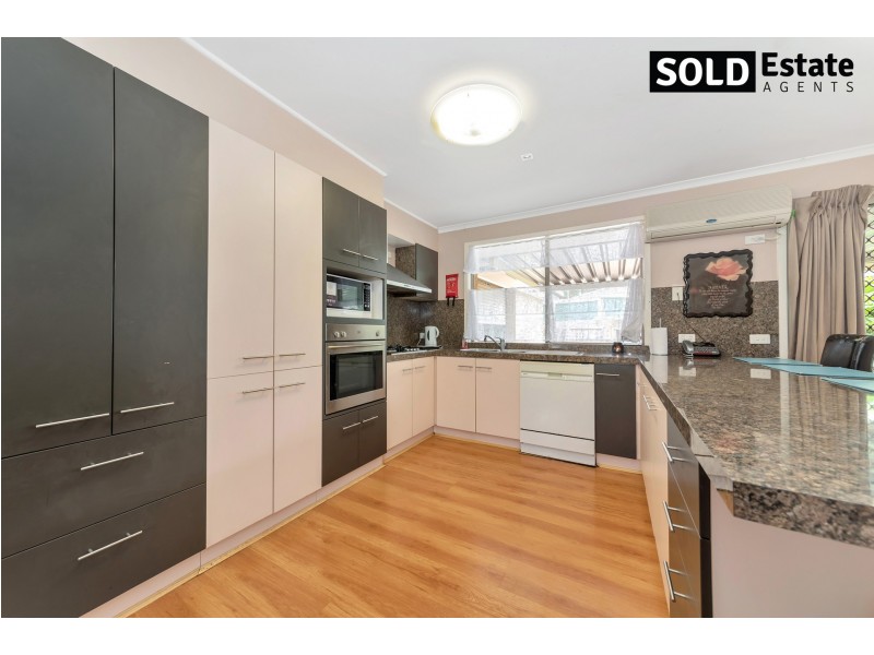 4 LAKE VIEW DRIVE, Narre Warren South VIC 3805