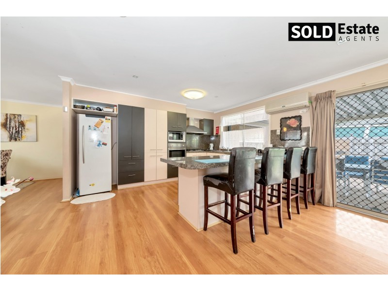 4 LAKE VIEW DRIVE, Narre Warren South VIC 3805