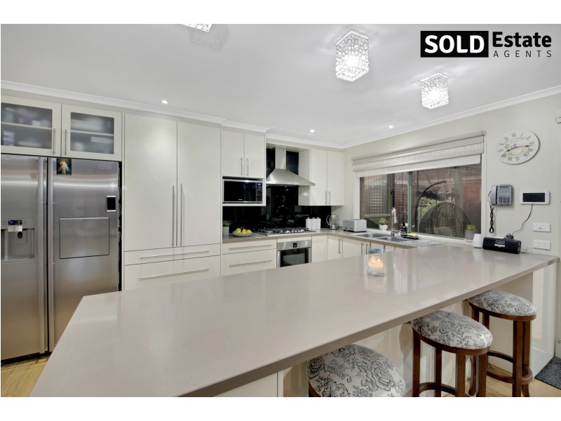 90 KAROO ROAD, Rowville VIC 3178