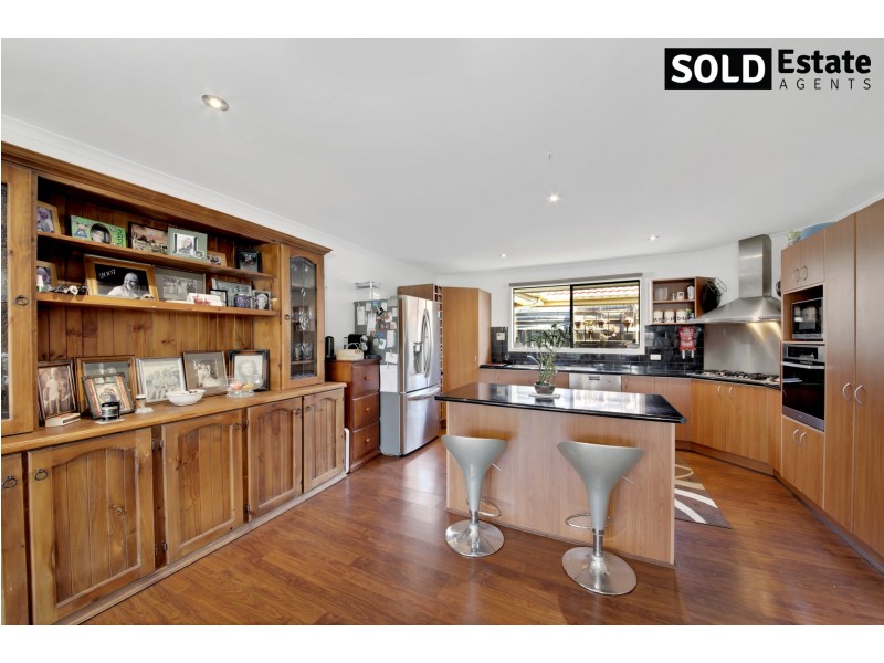 3 STAUNTON WALK, Cranbourne VIC 3977