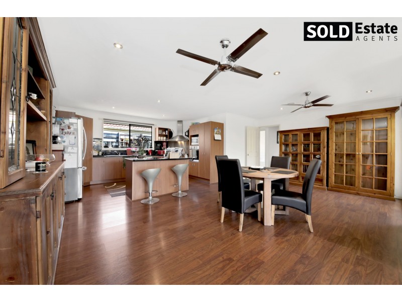 3 STAUNTON WALK, Cranbourne VIC 3977