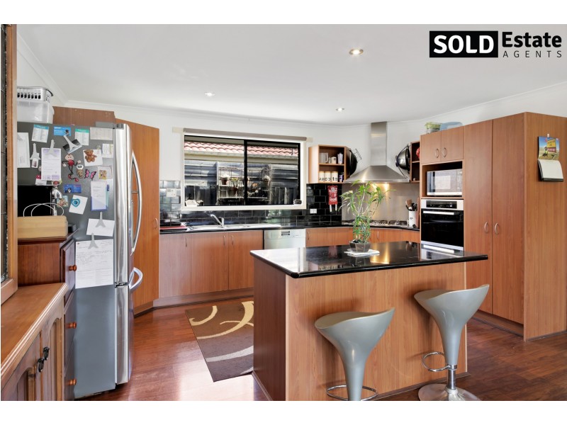 3 STAUNTON WALK, Cranbourne VIC 3977