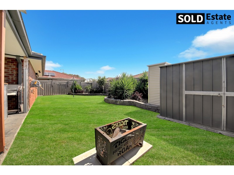 3 STAUNTON WALK, Cranbourne VIC 3977