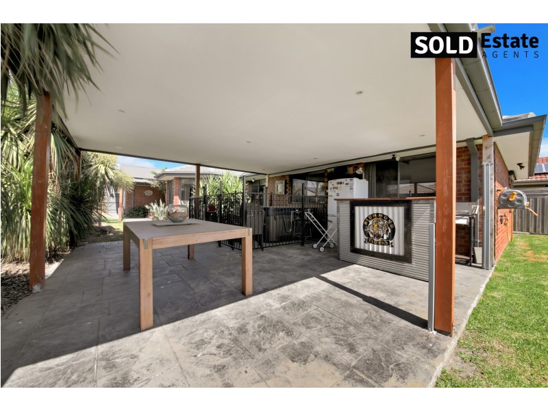 3 STAUNTON WALK, Cranbourne VIC 3977
