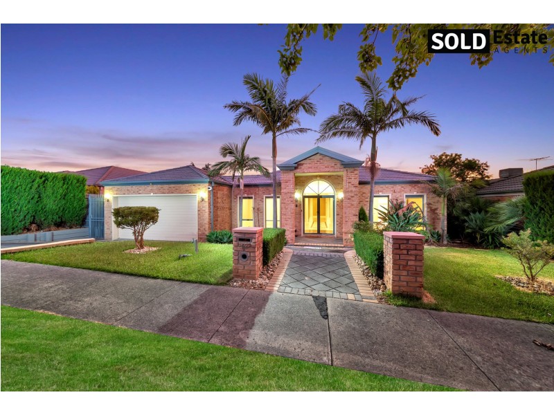 12 McCUBBIN WAY, Berwick VIC 3806