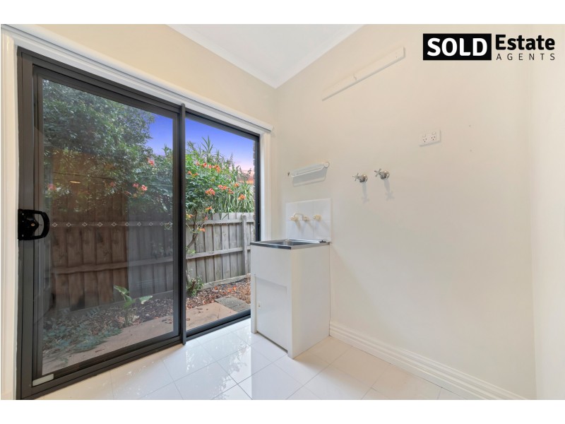 12 McCUBBIN WAY, Berwick VIC 3806