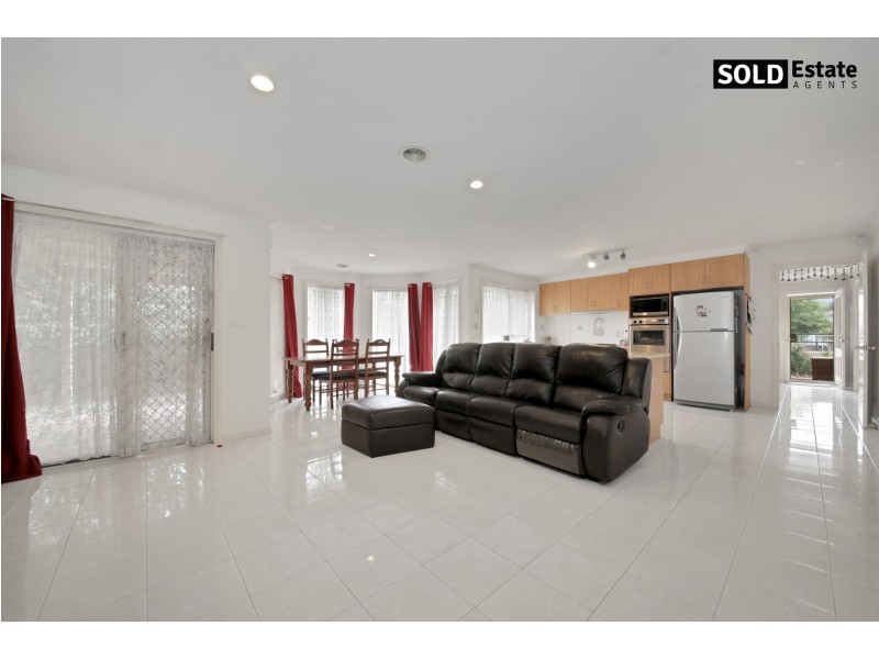 96 AMBERLY PARK DRIVE, Narre Warren South VIC 3805