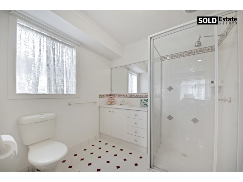 96 AMBERLY PARK DRIVE, Narre Warren South VIC 3805