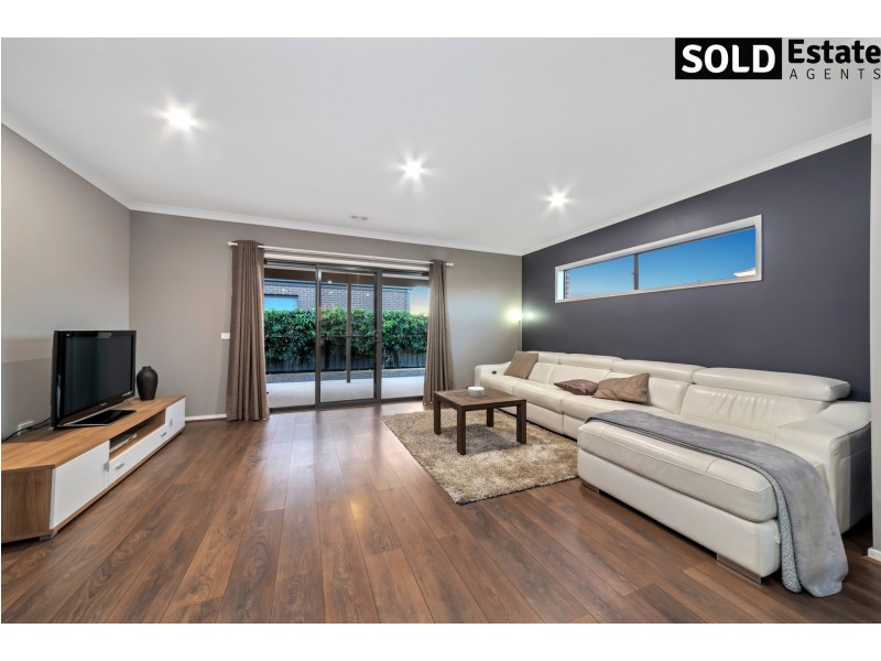 3 TAMARIND ROAD, Cranbourne North VIC 3977