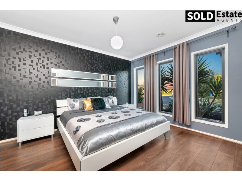 3 TAMARIND ROAD, Cranbourne North VIC 3977