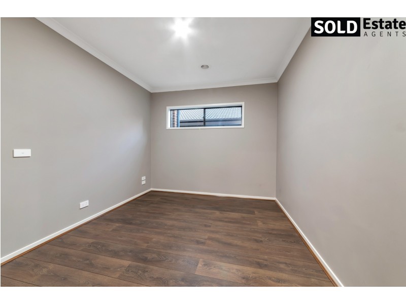 3 TAMARIND ROAD, Cranbourne North VIC 3977