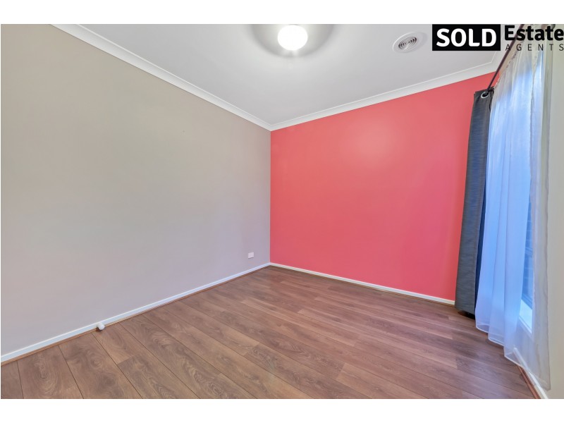 3 TAMARIND ROAD, Cranbourne North VIC 3977