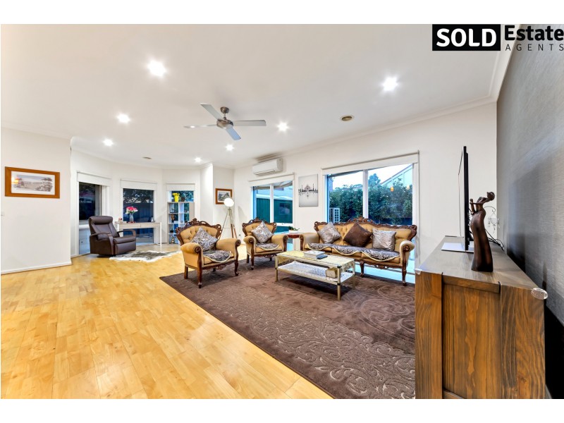 4 CILENTO CRESCENT, Lynbrook VIC 3975