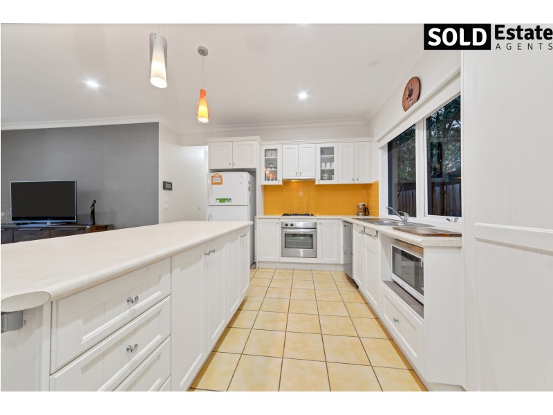 4 CILENTO CRESCENT, Lynbrook VIC 3975