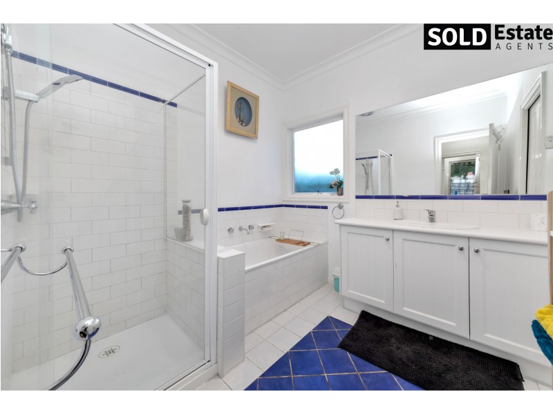 4 CILENTO CRESCENT, Lynbrook VIC 3975