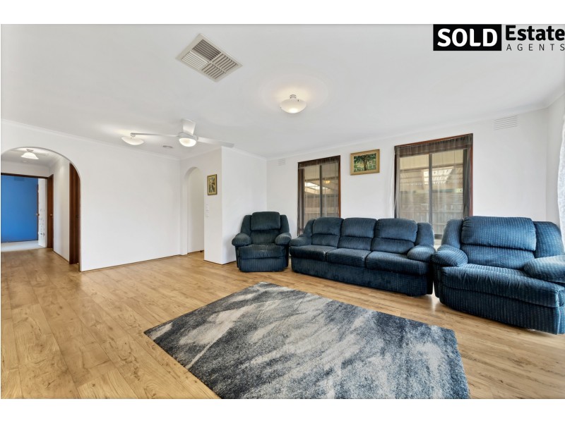 15 BELMAR STREET, Cranbourne VIC 3977