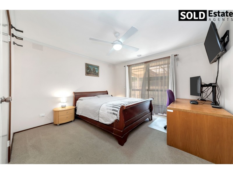 15 BELMAR STREET, Cranbourne VIC 3977