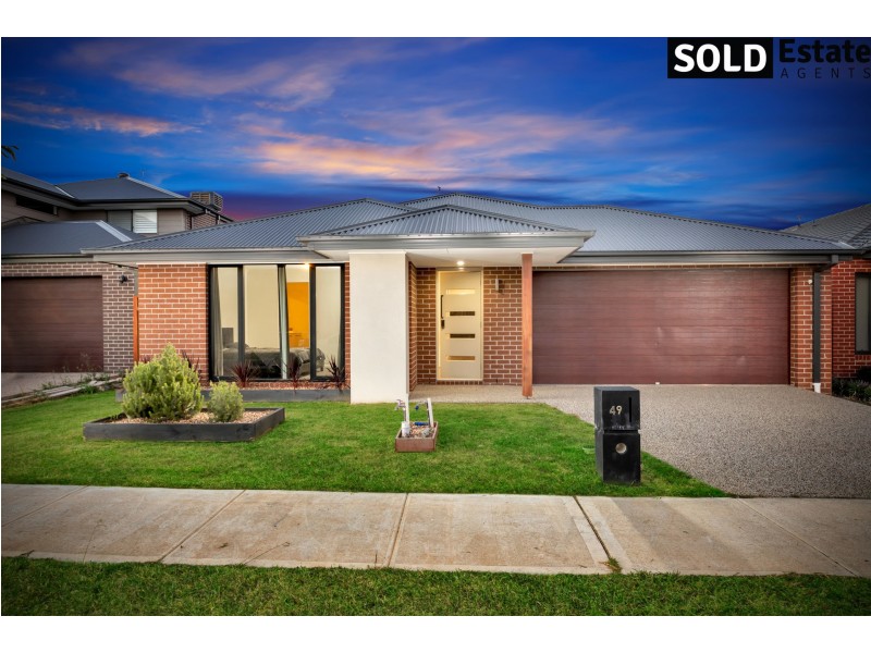 49 DEORO PARADE, Clyde North VIC 3978