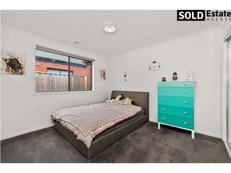 49 DEORO PARADE, Clyde North VIC 3978