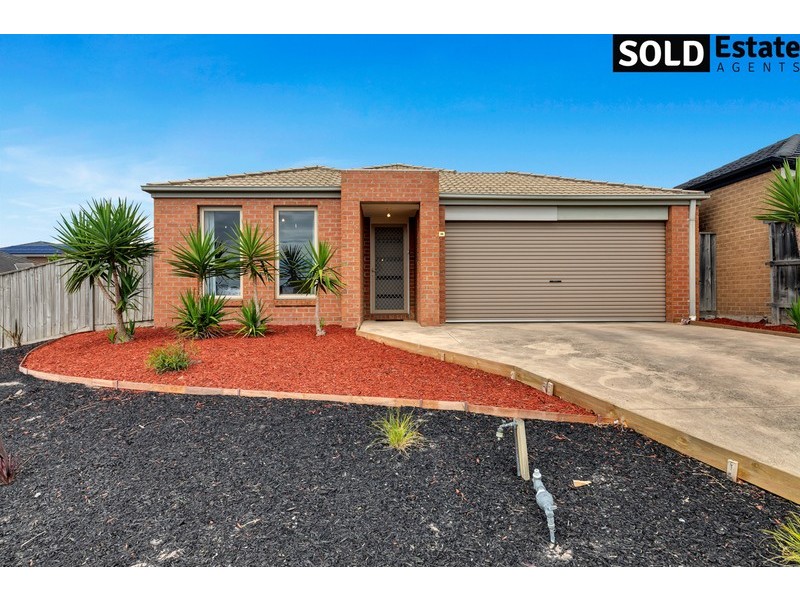 16 LANCASHIRE DRIVE, Cranbourne North VIC 3977