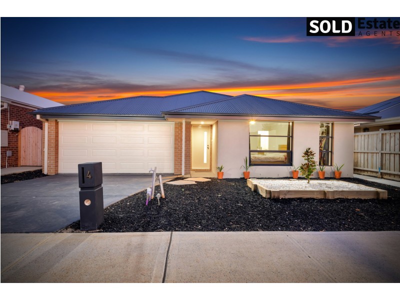 4 ELSEY WAY, Clyde North VIC 3978