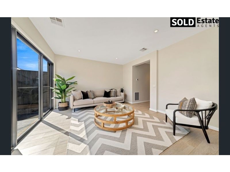 47 GLENROSE BOULEVARD, Clyde North VIC 3978