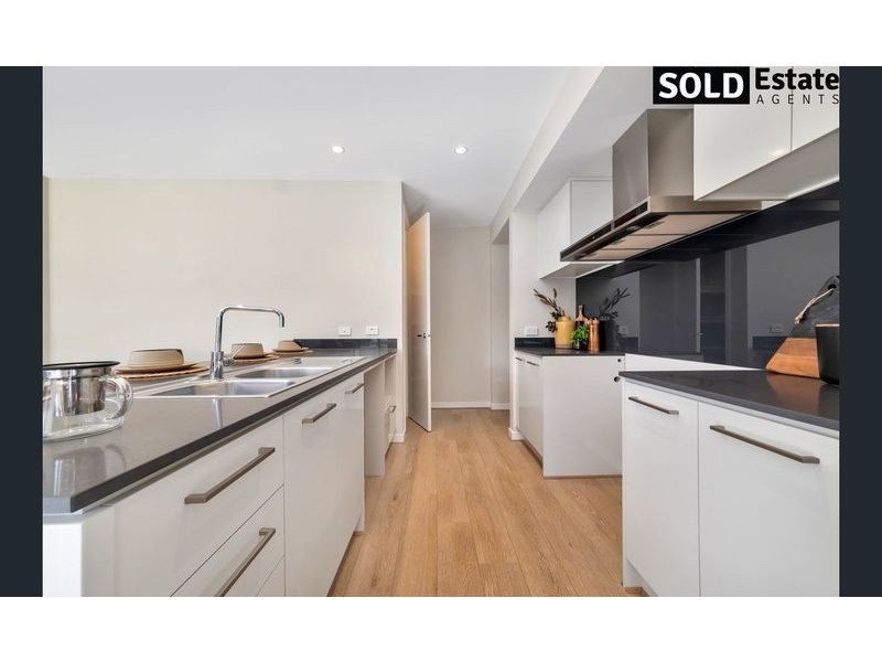 47 GLENROSE BOULEVARD, Clyde North VIC 3978