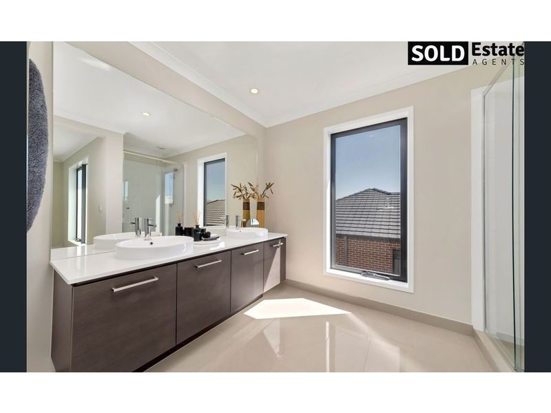 47 GLENROSE BOULEVARD, Clyde North VIC 3978