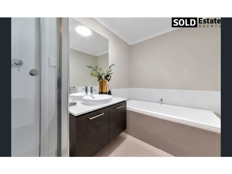 47 GLENROSE BOULEVARD, Clyde North VIC 3978