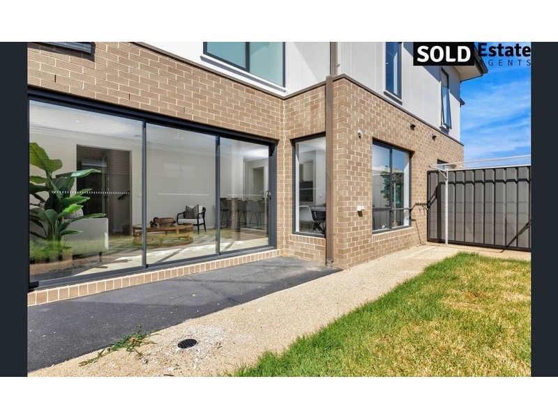 47 GLENROSE BOULEVARD, Clyde North VIC 3978