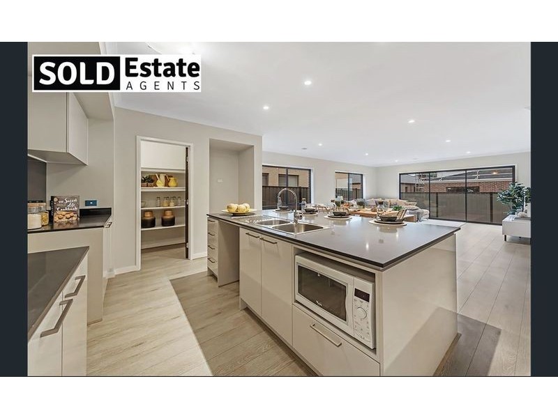 23 SWALLOWTAIL AVENUE, Clyde North VIC 3978