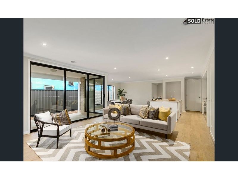 263 HEATHER GROVE, Clyde North VIC 3978