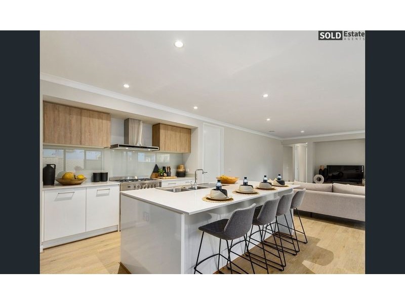 263 HEATHER GROVE, Clyde North VIC 3978