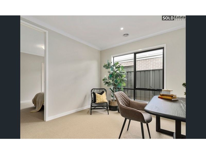 263 HEATHER GROVE, Clyde North VIC 3978