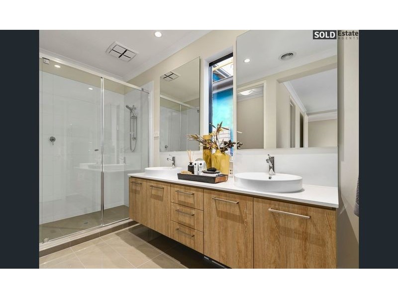 265 HEATHER GROVE, Clyde North VIC 3978