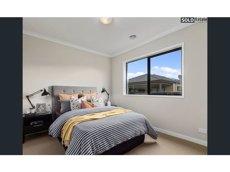 265 HEATHER GROVE, Clyde North VIC 3978