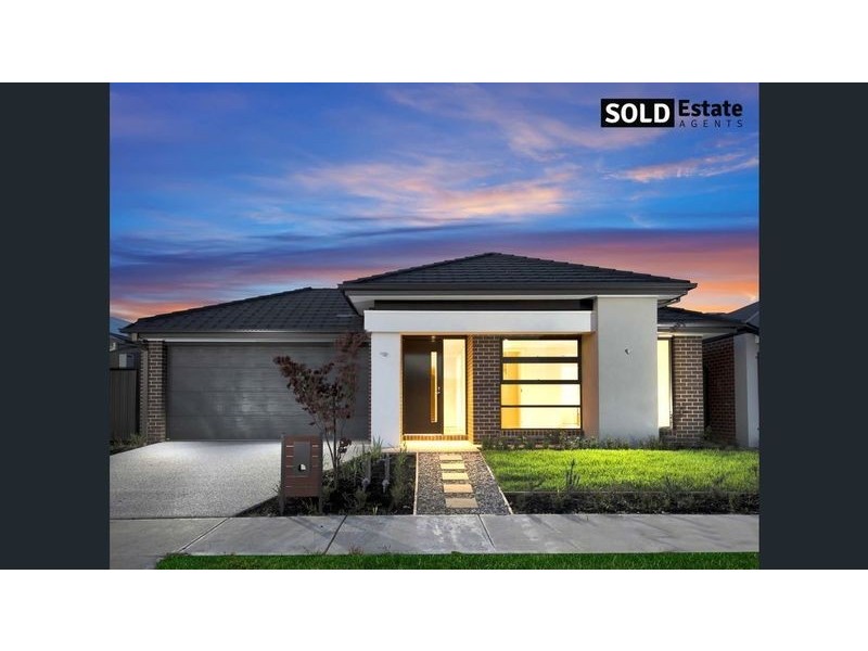 8 KEIGHERY DRIVE, Clyde North VIC 3978