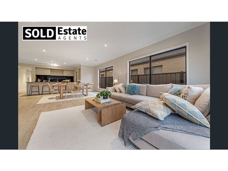 8 KEIGHERY DRIVE, Clyde North VIC 3978