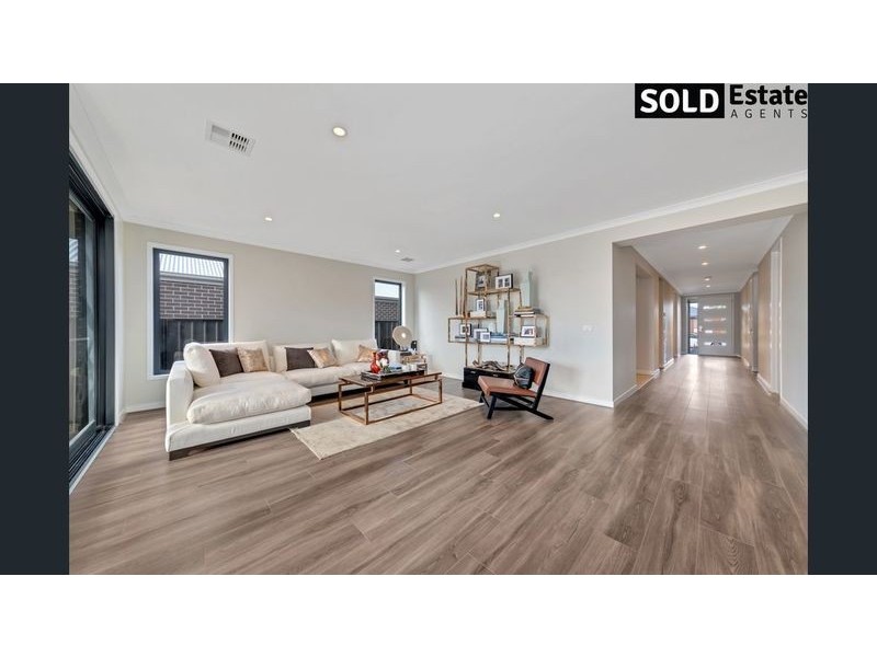 30 EPSOM LANE, Cranbourne North VIC 3977