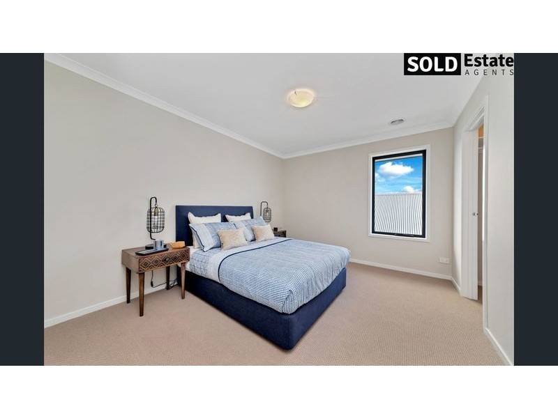 30 EPSOM LANE, Cranbourne North VIC 3977