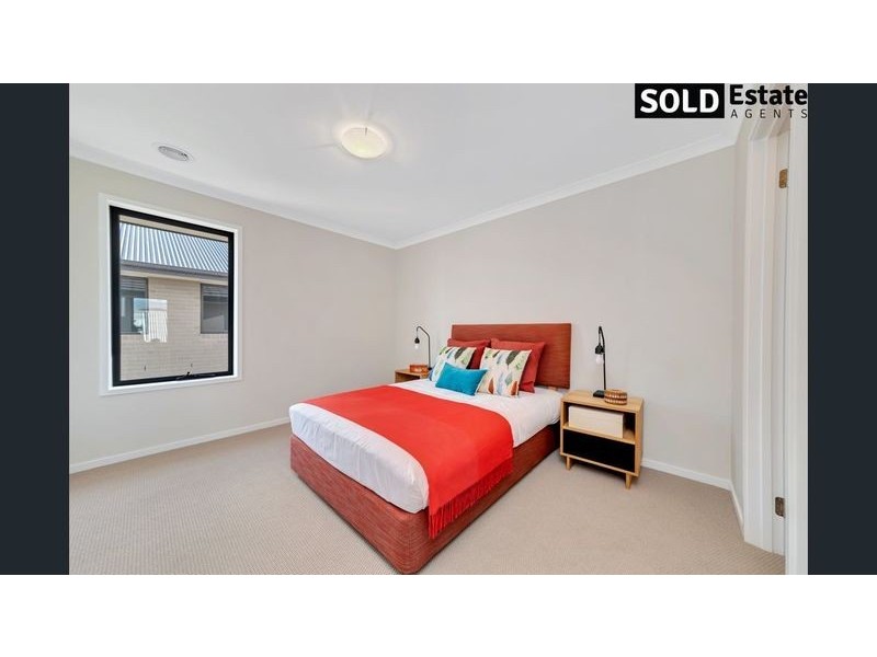 30 EPSOM LANE, Cranbourne North VIC 3977