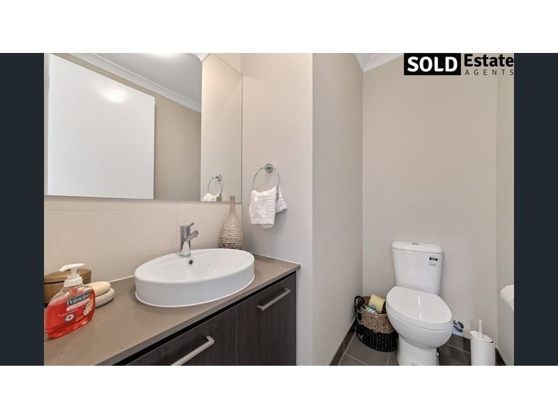 30 EPSOM LANE, Cranbourne North VIC 3977