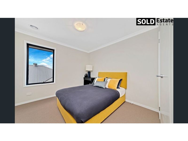 30 EPSOM LANE, Cranbourne North VIC 3977