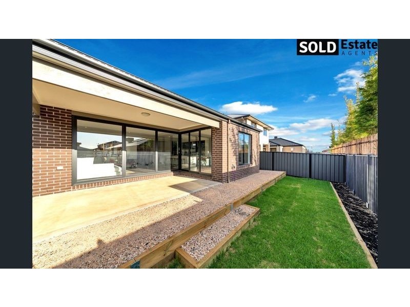 30 EPSOM LANE, Cranbourne North VIC 3977