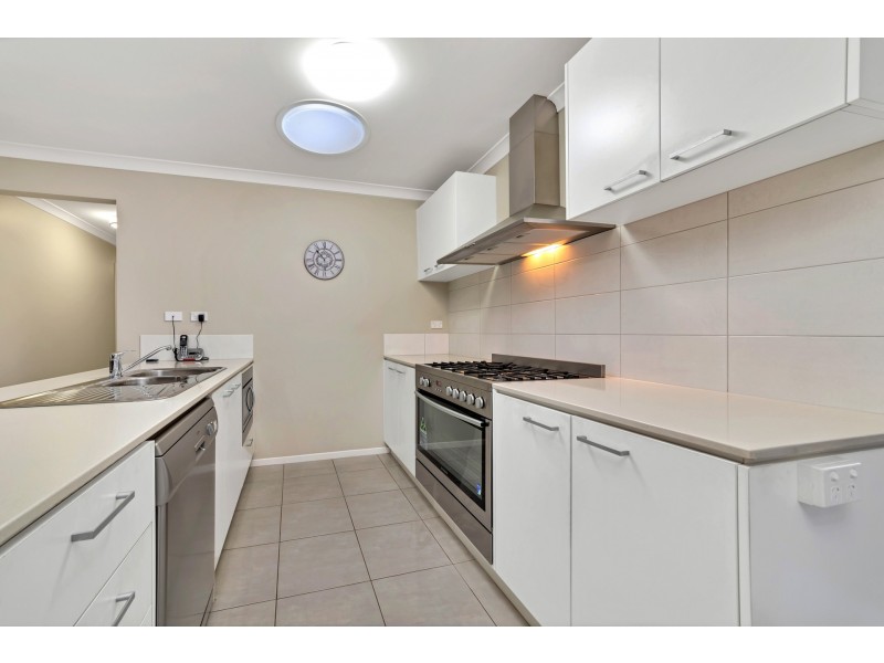 28 BIMBERRY CIRCUIT, Clyde VIC 3978